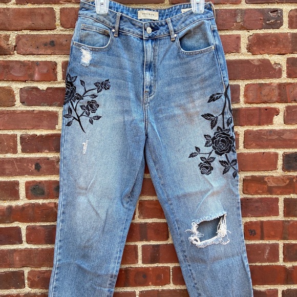 PacSun Denim - ❤️SOLD❤️ NWOT PACSUN EMBROIDERED MOM JEAN